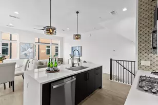 723 W 10th St, Dallas, TX 75208 - Photo 9