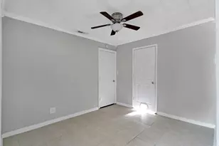 6104 Kelly Elliott Rd, Arlington, TX 76001 - Photo 23