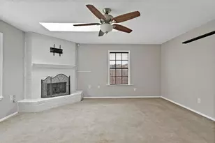 6104 Kelly Elliott Rd, Arlington, TX 76001 - Photo 17