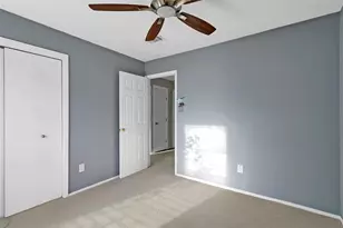 6104 Kelly Elliott Rd, Arlington, TX 76001 - Photo 11