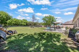 218 Granada Calle St, Granbury, TX 76049 - Photo 9