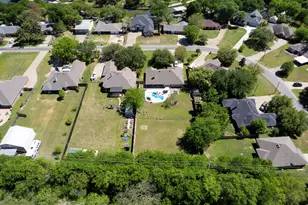 218 Granada Calle St, Granbury, TX 76049 - Photo 37