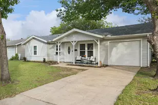 112 Murphy Rd, Burleson, TX 76028 - Photo 3