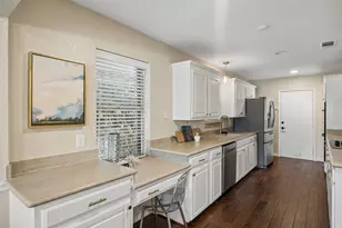 9734 Queenswood Ln, Dallas, TX 75238 - Photo 11