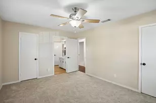 9734 Queenswood Ln, Dallas, TX 75238 - Photo 25