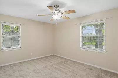 9734 Queenswood Lane, Dallas, TX 75238 - Photo 23