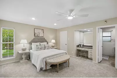 9734 Queenswood Lane, Dallas, TX 75238 - Photo 15