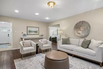 9734 Queenswood Lane, Dallas, TX 75238 - Photo 13