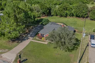 2601 Trail Tree Ct, Burleson, TX 76028 - Photo 3