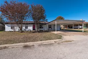 403 Sherry Lee Ln, Hamilton, TX 76531 - Photo 5