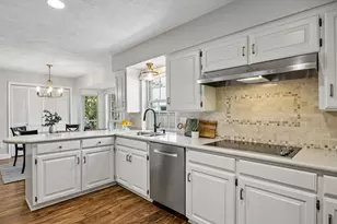 9611 Larchcrest Dr, Dallas, TX 75238 - Photo 11