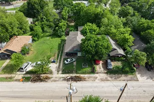 810 E 12th St, Dallas, TX 75203 - Photo 1