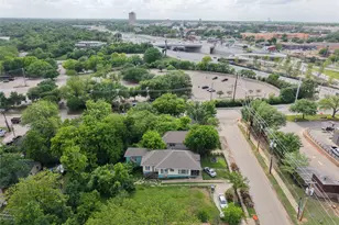 814 E 12th St, Dallas, TX 75203 - Photo 1