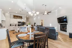 1930 Muncie Ave, Dallas, TX 75212 - Photo 13