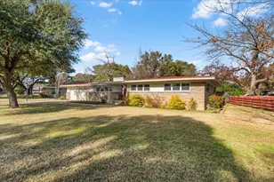 4612 Holiday Ln W, North Richland Hills, TX 76180 - Photo 3