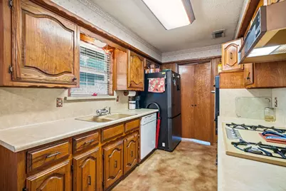 112 Charles Street, DeSoto, TX 75115 - Photo 7