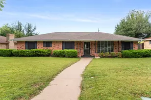 112 Charles St, DeSoto, TX 75115 - Photo 1