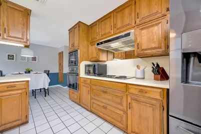 5517 Chimney Rock Road, Fort Worth, TX 76112 - Photo 11