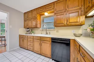 5517 Chimney Rock Rd, Fort Worth, TX 76112 - Photo 9