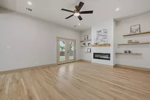 1019 Holiday Dr, Sherman, TX 75090 - Photo 9