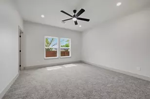 1019 Holiday Dr, Sherman, TX 75090 - Photo 17