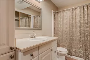 647 Cimarron Trail, Irving, TX 75063 - Photo 17