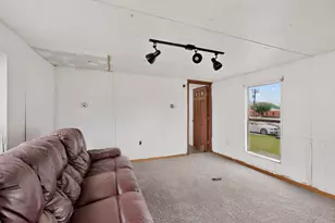 406 Debbie St, Little Elm, TX 75068 - Photo 5