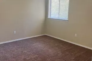 6302 Meadowmere Ln, Arlington, TX 76001 - Photo 5