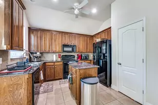 8233 Edgepoint Tr, Fort Worth, TX 76053 - Photo 11