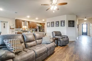 1004 Fairfax Dr, Godley, TX 76044 - Photo 9