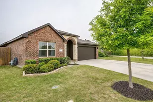 1004 Fairfax Dr, Godley, TX 76044 - Photo 3