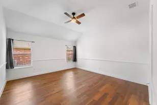 1015 Fleetwood Cove Dr, Grand Prairie, TX 75052 - Photo 17