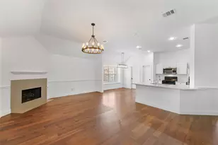 1015 Fleetwood Cove Dr, Grand Prairie, TX 75052 - Photo 9