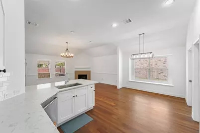 1015 Fleetwood Cove Drive, Grand Prairie, TX 75052 - Photo 13