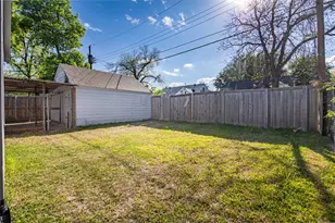 1239 Whitaker Ave, Dallas, TX 75216 - Photo 23