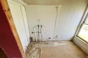 201 E San Antonio Ave, Cooper, TX 75432 - Photo 17