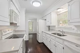 10447 Barrywood Dr, Dallas, TX 75230 - Photo 9