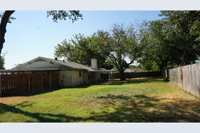 2308 Warwick Court, Bedford, TX 76022 - Photo 21
