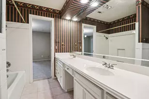 1015 Crowley Rd, Arlington, TX 76012 - Photo 25