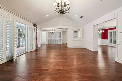 1015 Crowley Road, Arlington, TX 76012 - Photo 9