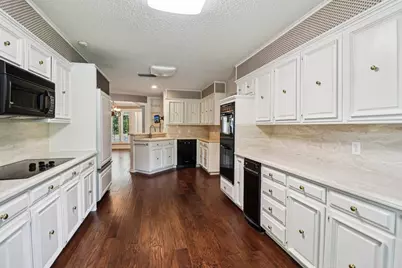 1015 Crowley Road, Arlington, TX 76012 - Photo 15