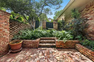 1015 Crowley Rd, Arlington, TX 76012 - Photo 29