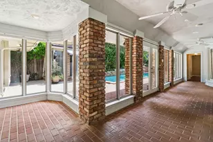 1015 Crowley Rd, Arlington, TX 76012 - Photo 25