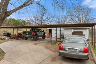 2708 Cedarhill St, Granbury, TX 76048 - Photo 7