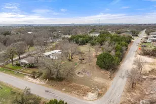 2708 Cedarhill St, Granbury, TX 76048 - Photo 33