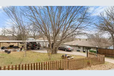 2708 Cedarhill Street, Granbury, TX 76048 - Photo 5