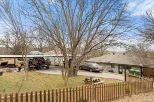 2708 Cedarhill St, Granbury, TX 76048 - Photo 5