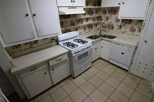 718 SE 24th, Paris, TX 75460 - Photo 7