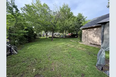 2517 Honeysuckle Avenue, Fort Worth, TX 76111 - Photo 25