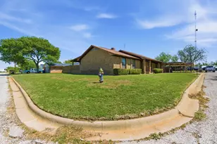 2304 Sha Ln, Breckenridge, TX 76424 - Photo 3